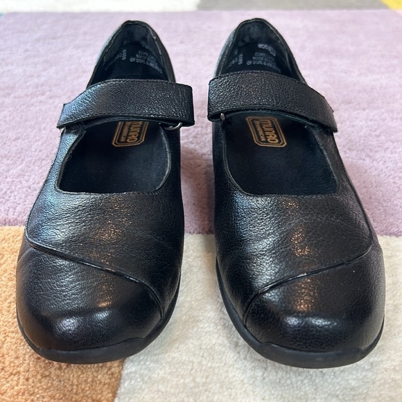 Munro Woman’s American Leather Mary Jane Flat 8.5 - Picture 3 of 17